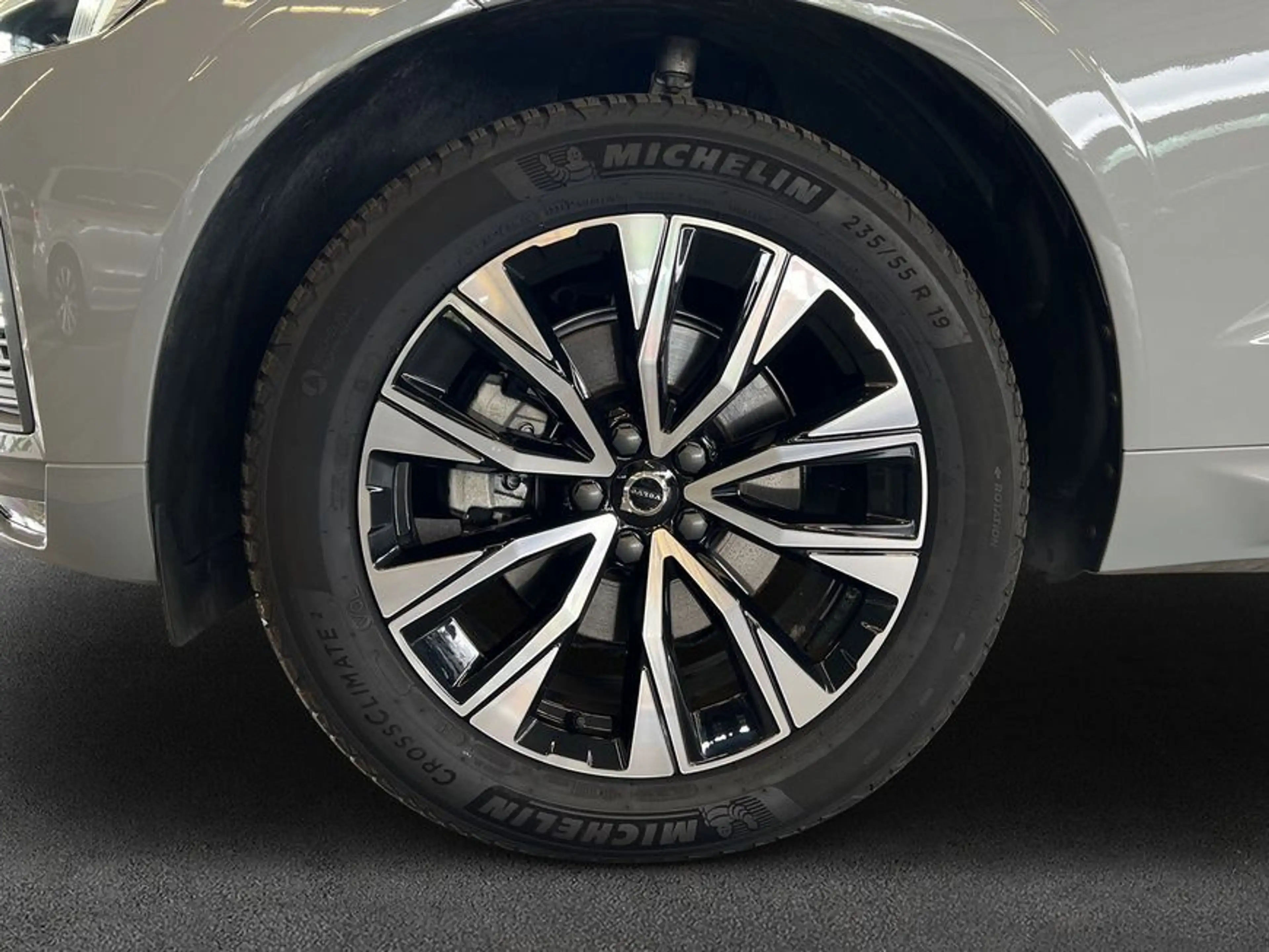 Volvo XC60 XC60 B5 AWD Leder Pilot BLIS Voll-LED H&K 19'' Mem — photo 7
