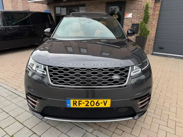 Land Rover Range Rover Velar view 12