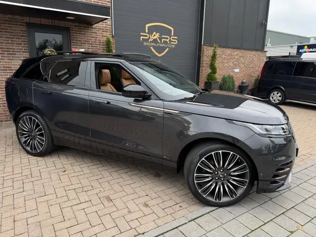 Land Rover Range Rover Velar view 8
