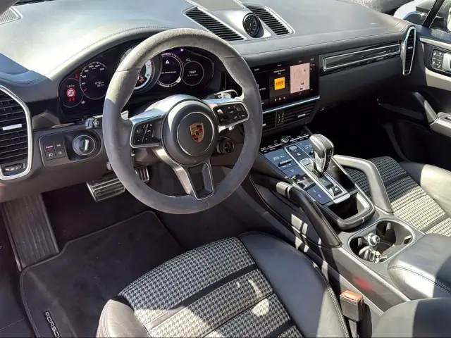 Porsche Cayenne Coupe GTS Aut. Ansicht 8
