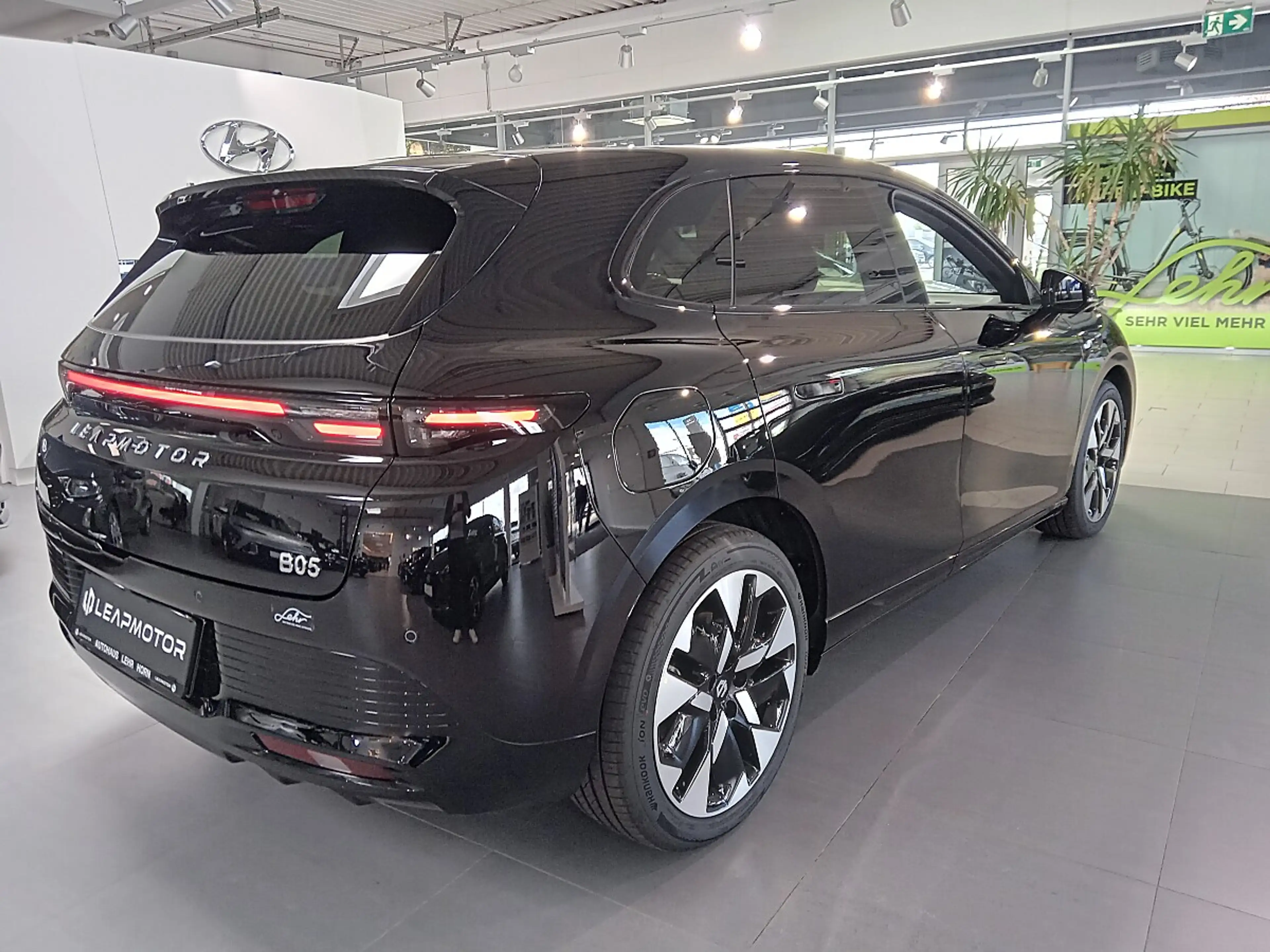 Leapmotor B05 67,1kWh Design Pro Max — photo 2