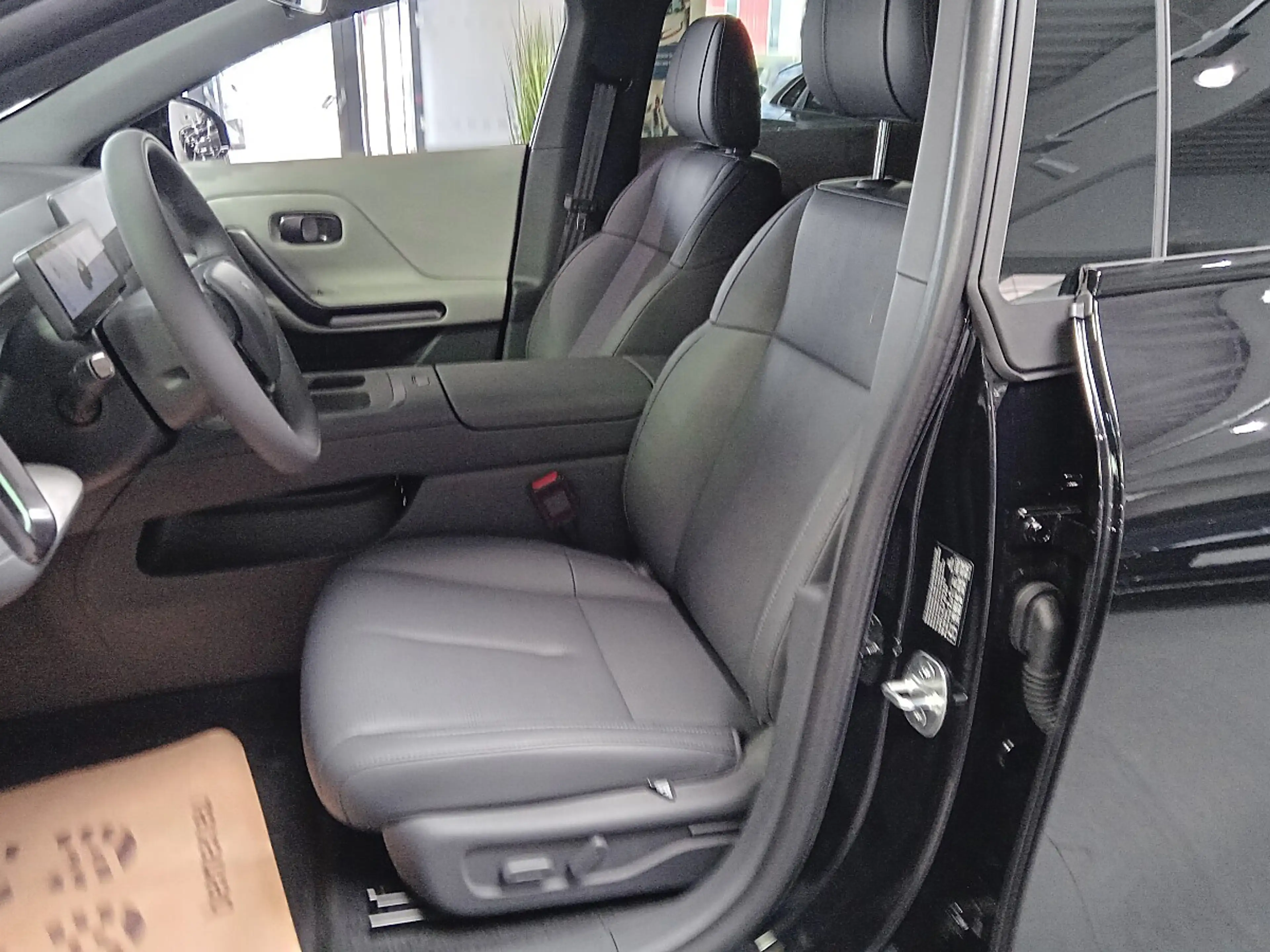 Leapmotor B05 67,1kWh Design Pro Max — photo 9