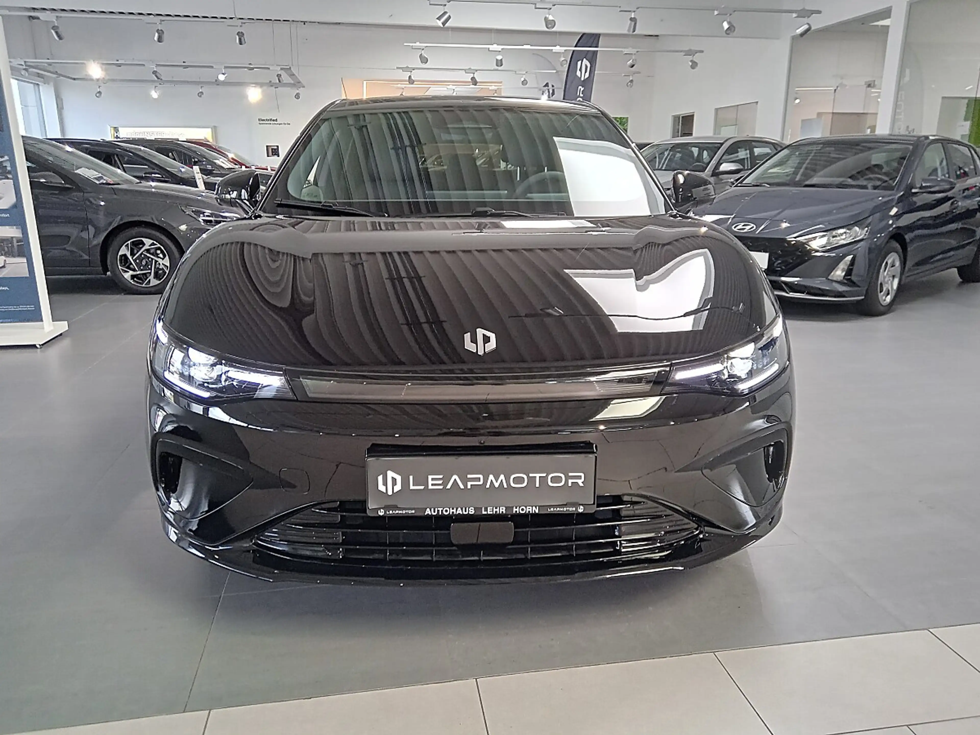 Leapmotor B05 67,1kWh Design Pro Max — photo 6