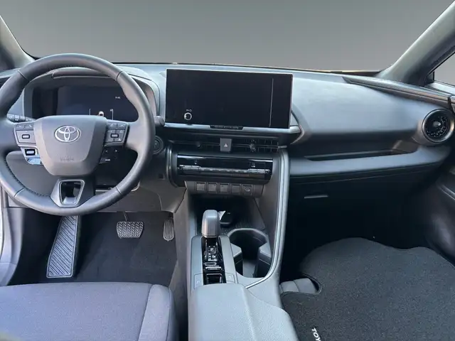 Toyota C-HR view 11