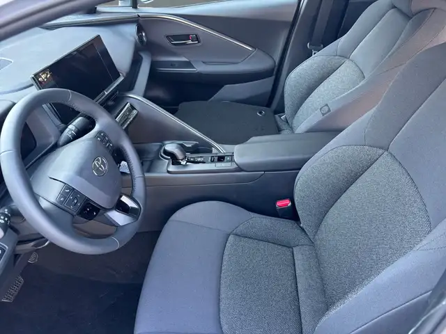 Toyota C-HR view 10