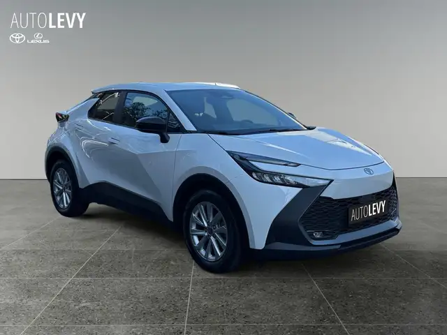Toyota C-HR view 8