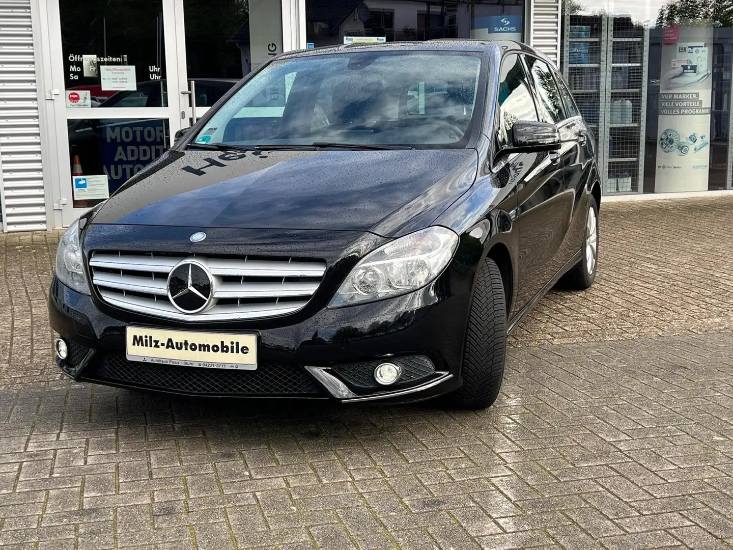 Mercedes-Benz B 180 Schwarz - 1