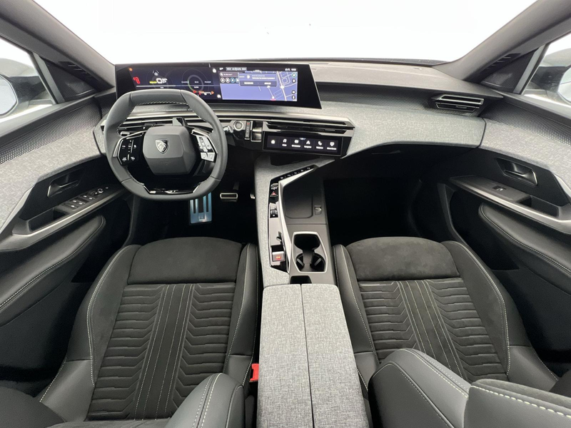 Peugeot 5008 GT Hybrid 1.6*NAVI*SHZ*360°K*uvm — photo 7