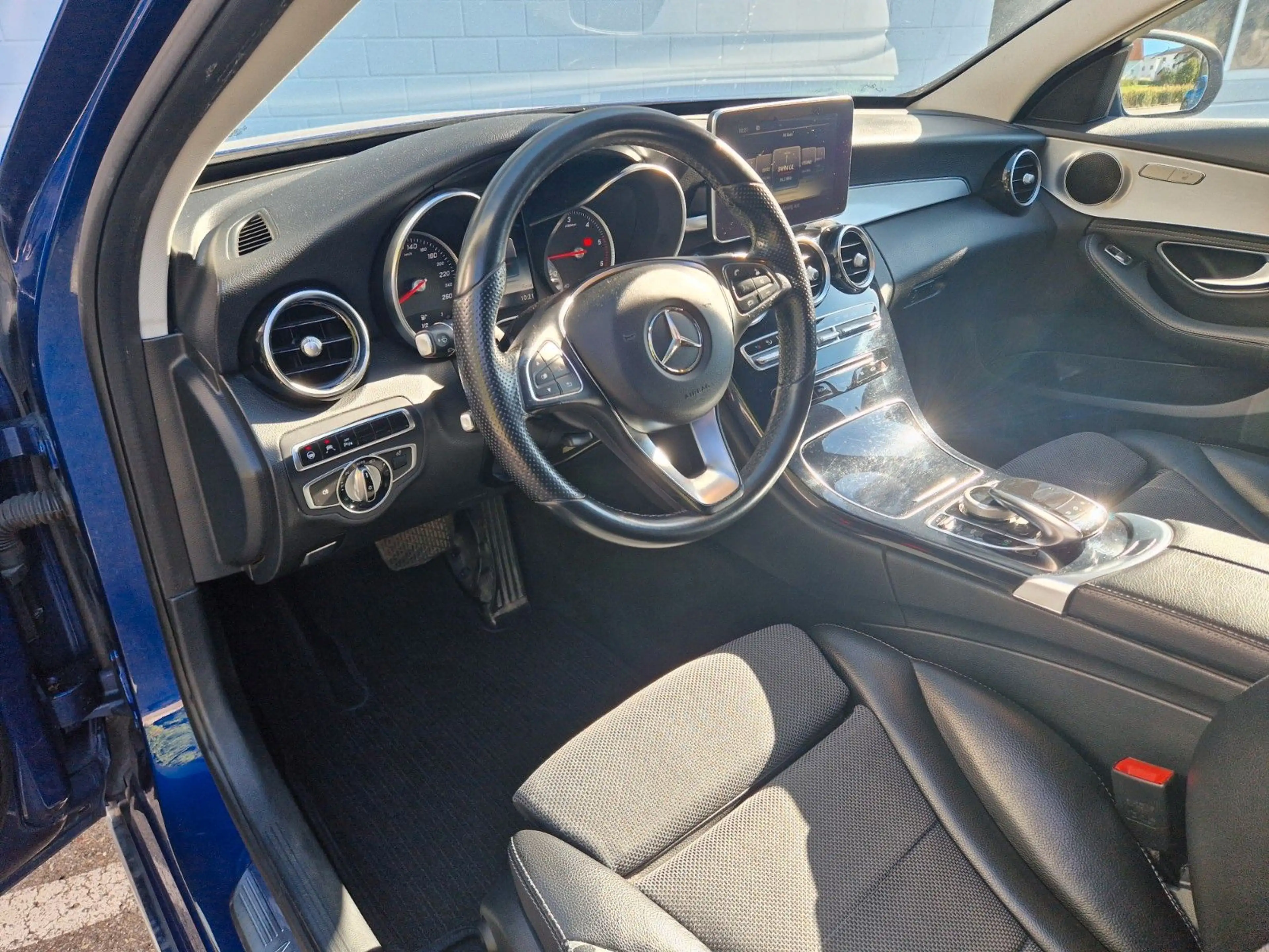 Mercedes-Benz C 250 d T 4-Matic|Avantgarde|Easy-P|AHK|Dist|Air — photo 9
