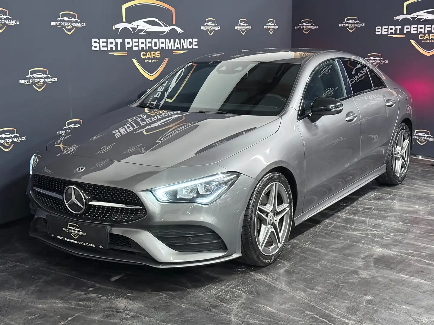Mercedes-Benz CLA 180 CLA 180 d AMG Line Grau - 1