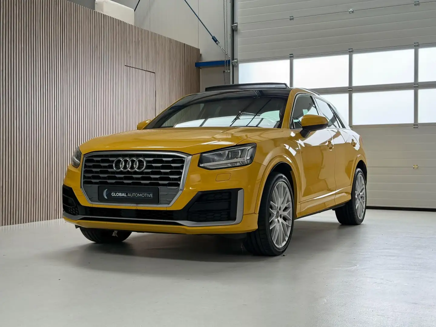 Audi Q2 1.4 TFSI CoD 150 PK - S TRONIC - S LINE - SCHUIFDA Gelb - 1