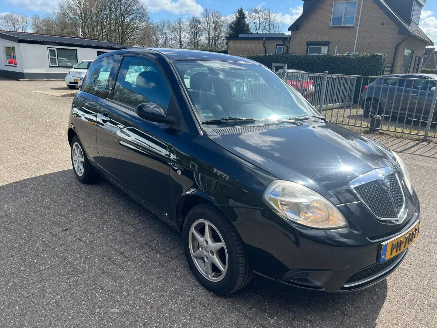 Lancia Ypsilon 1.2 3-DRS ARGENTO AIRCO LMV NAP Zwart - 2