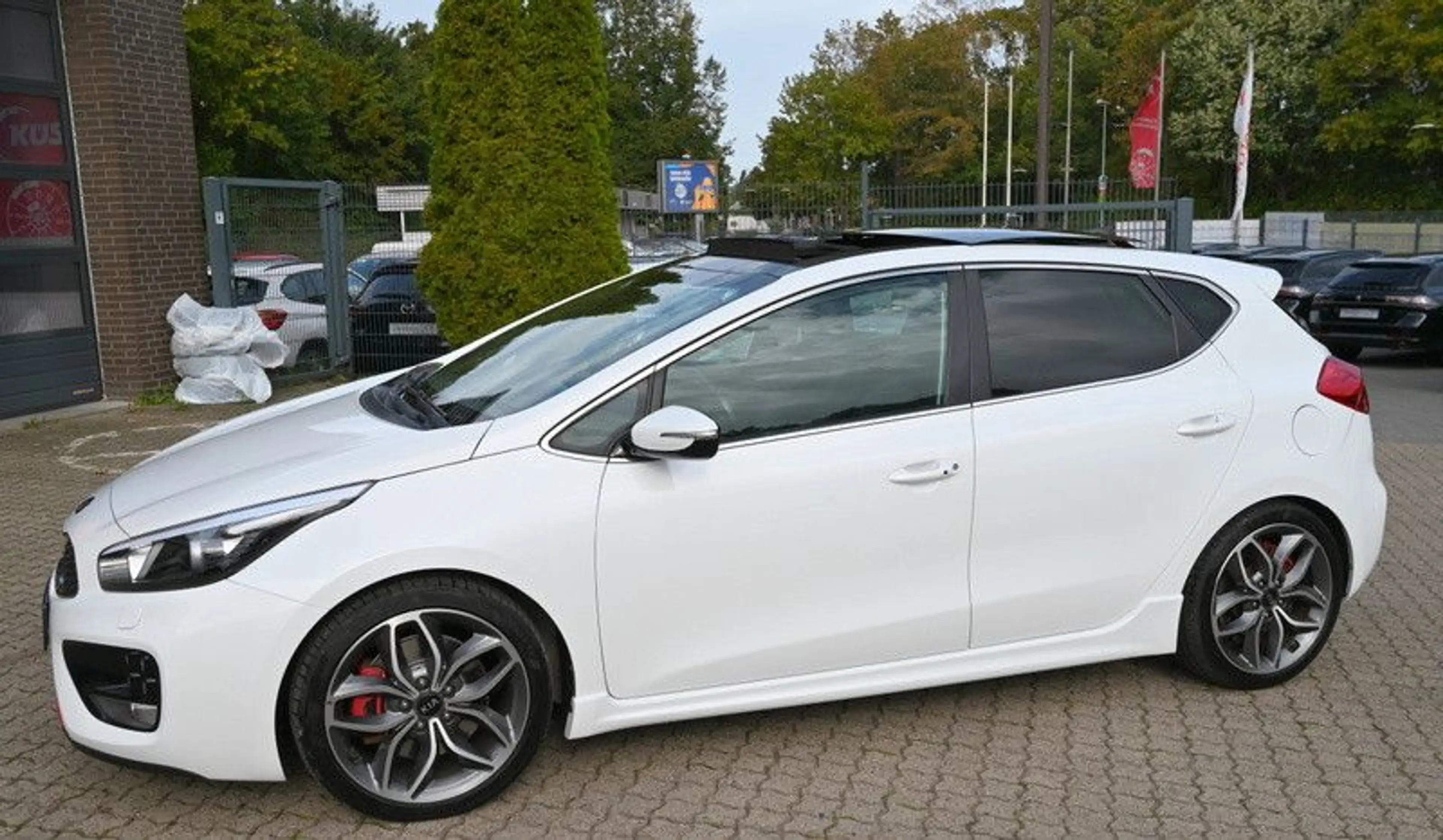 Kia Ceed / cee'd Ceed GT-Track Kamera Navi Xenon 2.Hd — photo 4