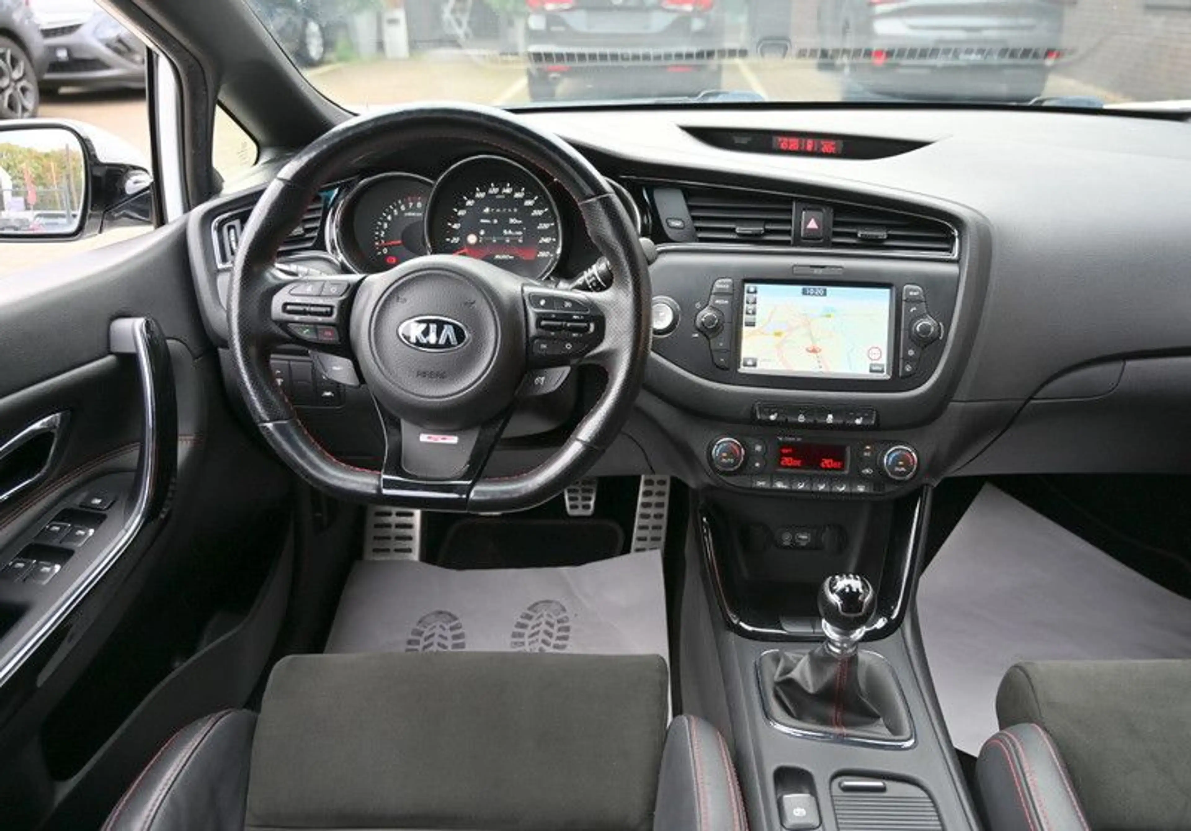 Kia Ceed / cee'd Ceed GT-Track Kamera Navi Xenon 2.Hd — photo 12