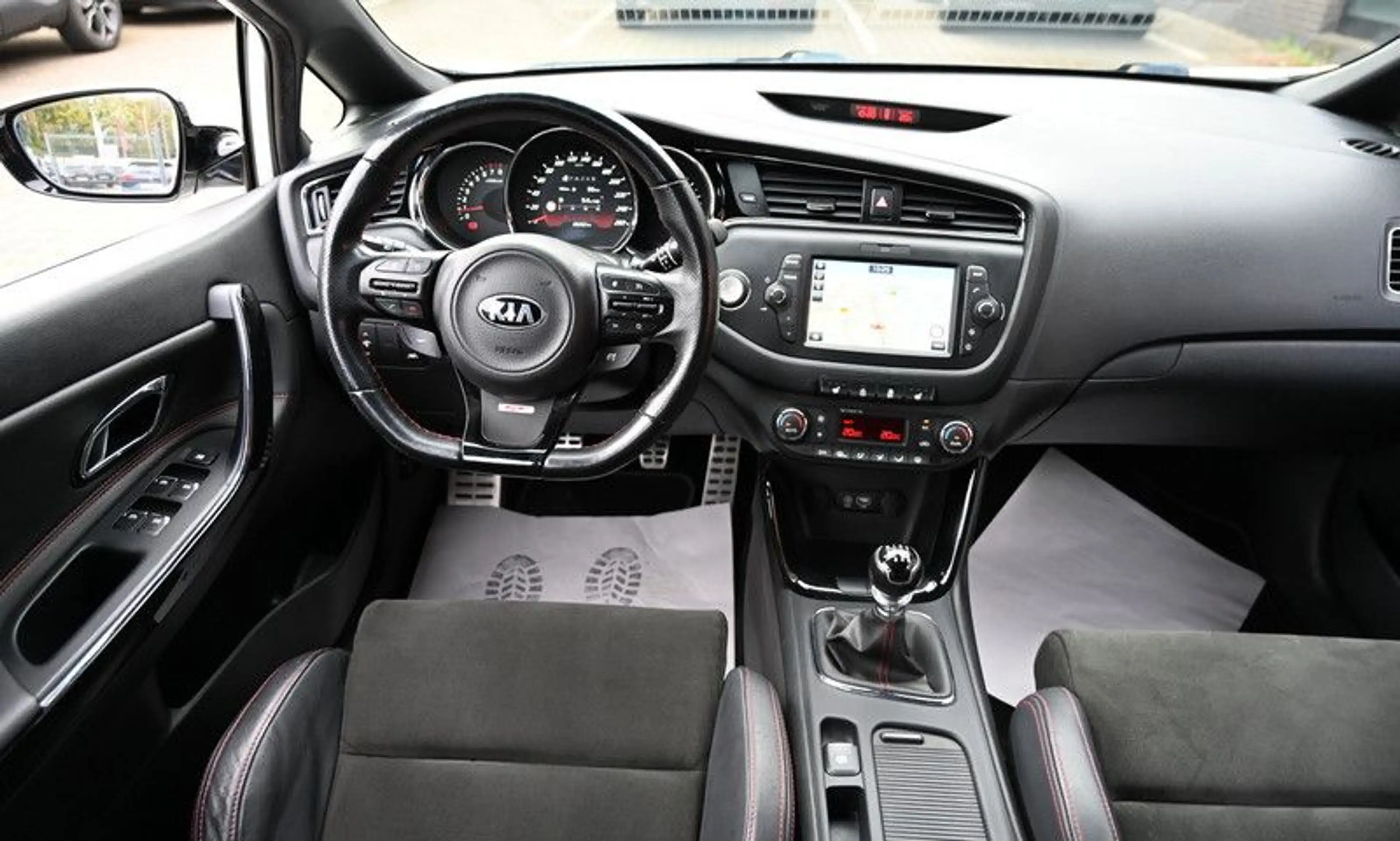Kia Ceed / cee'd Ceed GT-Track Kamera Navi Xenon 2.Hd — photo 11
