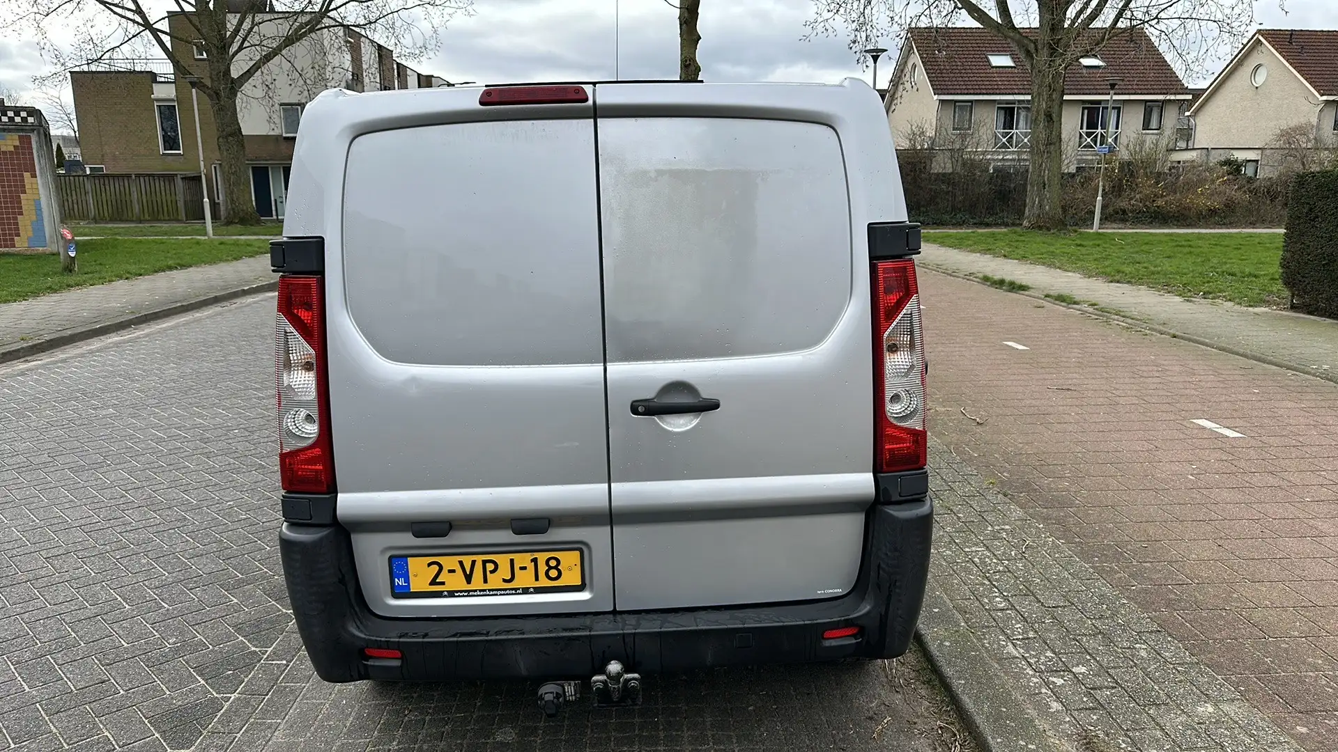 Citroen Jumpy 27 L1H1 Grau - 2