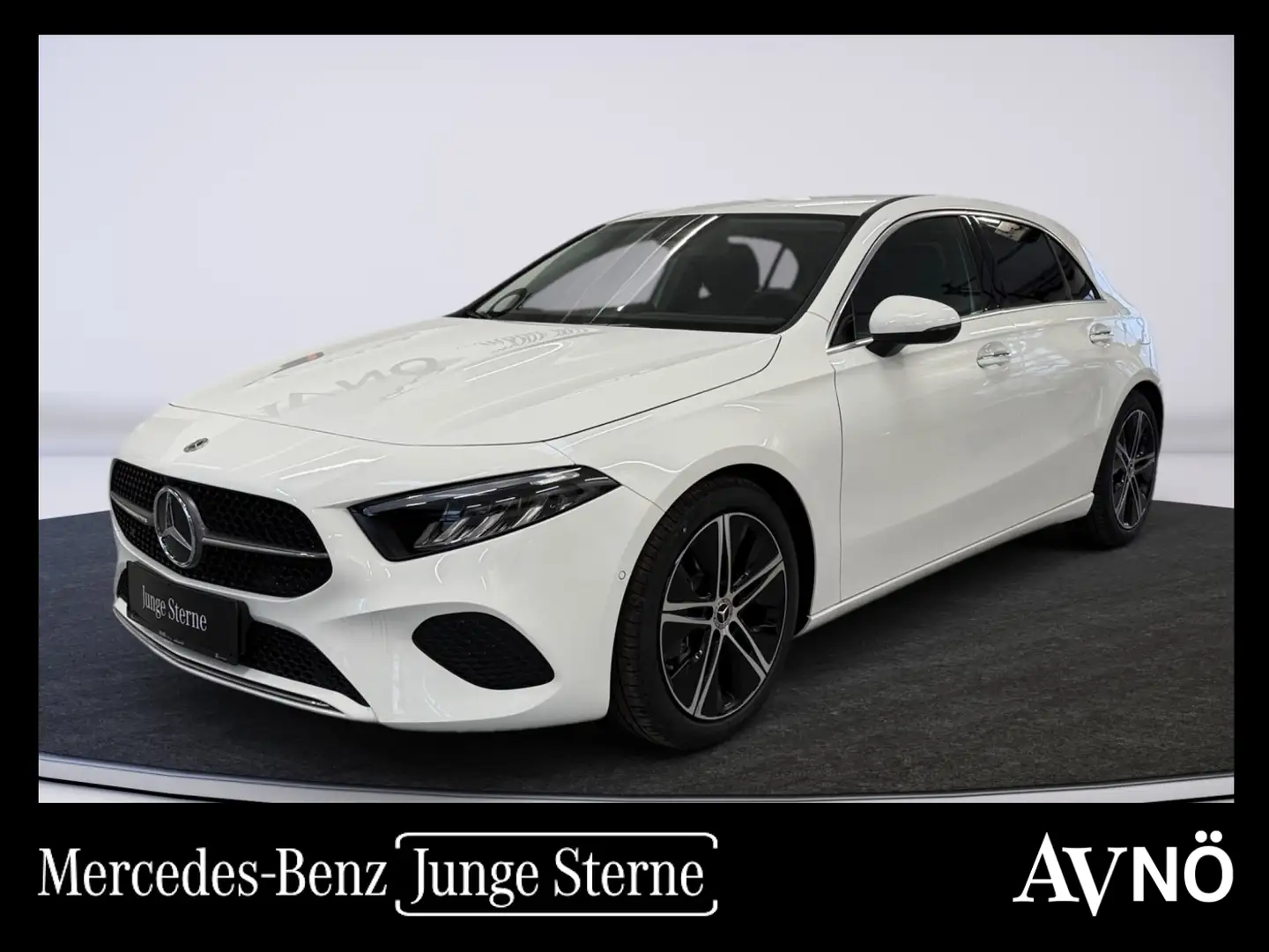 Mercedes-Benz A 180 Kompaktlimousine Öst.-Edition Navi Keyless Kamera Weiß - 1