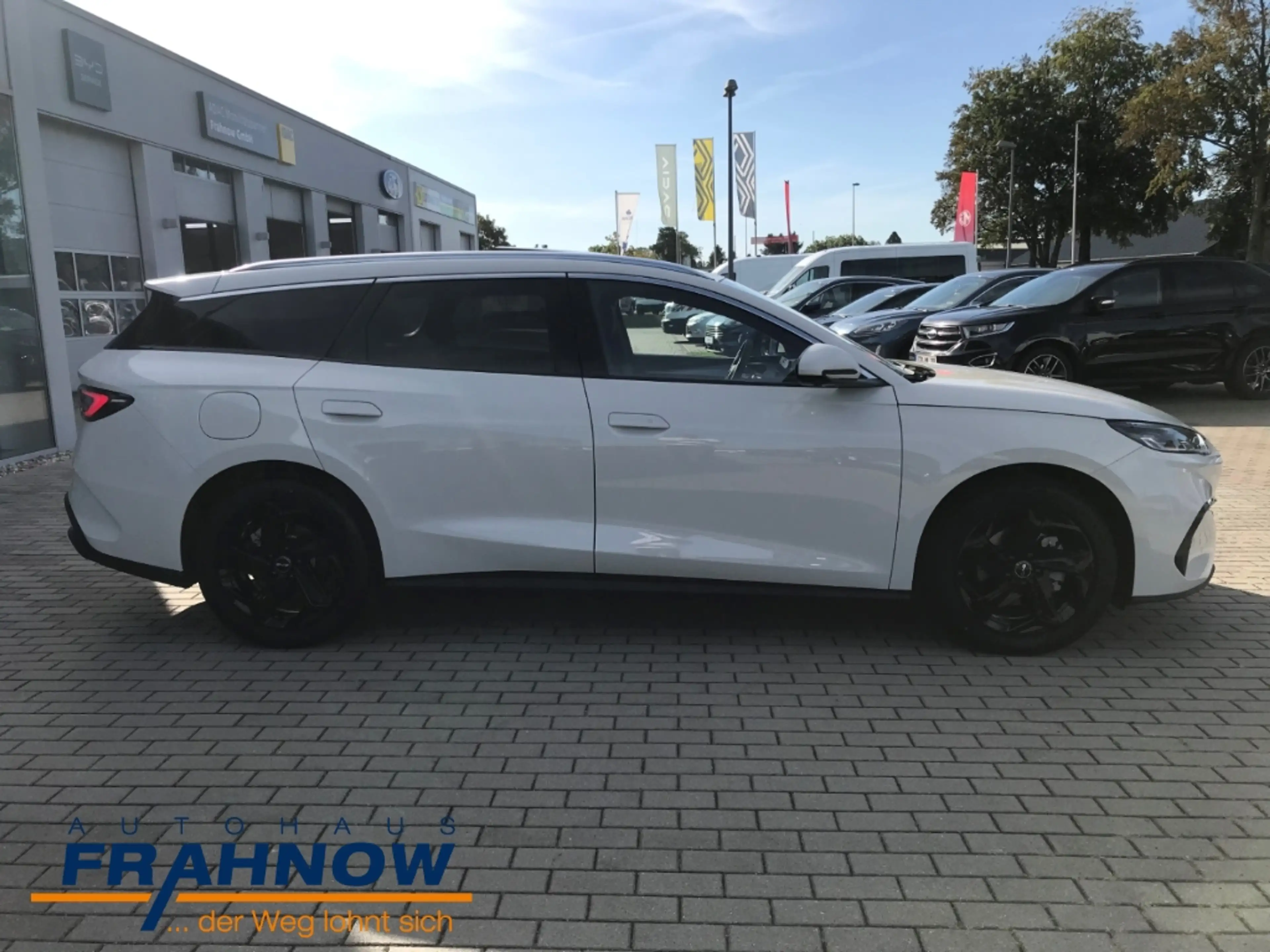 BYD Seal Touring 1.5 PHEV DM-i 156 kW Comfort LED ACC NAVI — photo 3