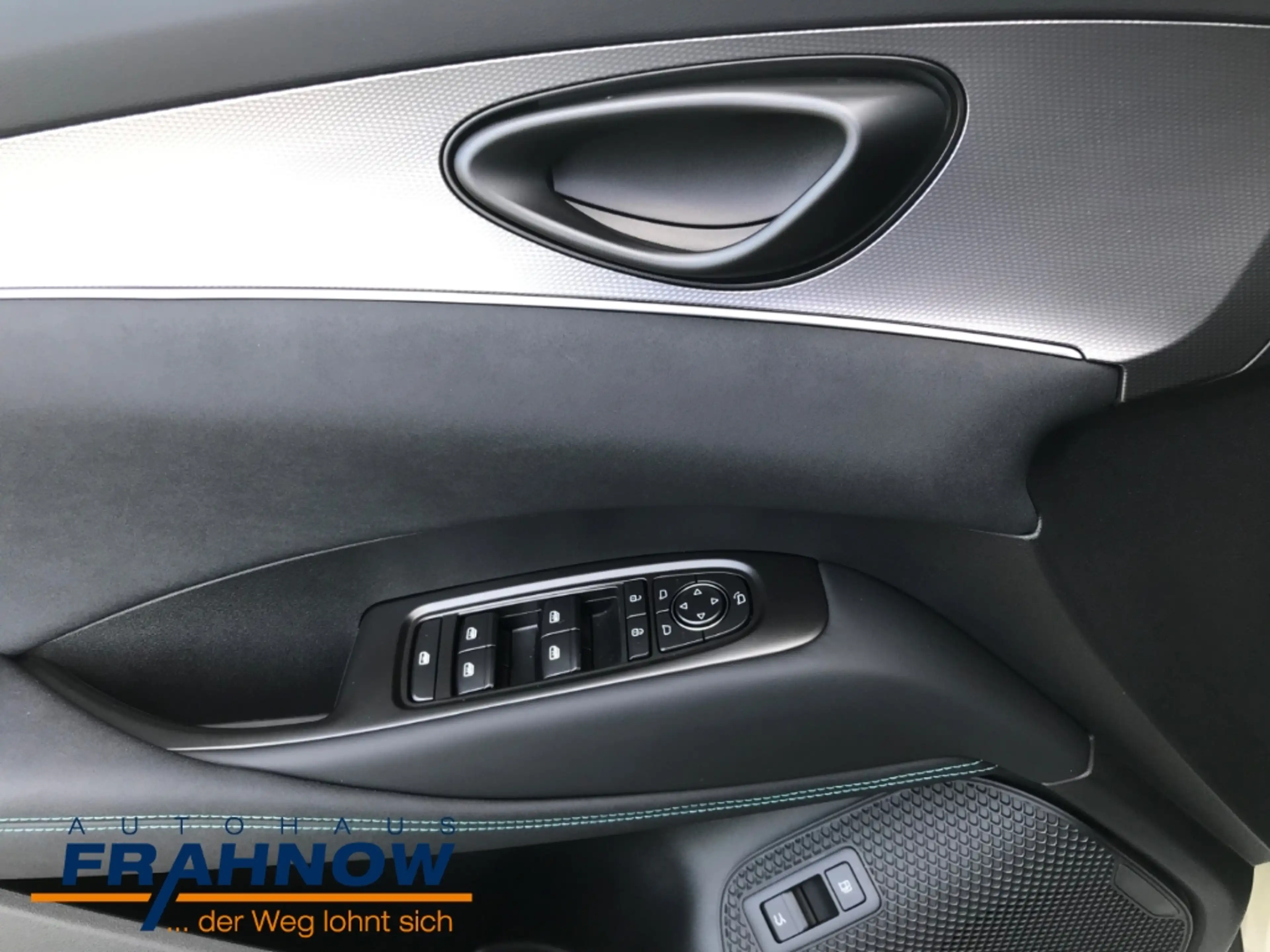 BYD Seal Touring 1.5 PHEV DM-i 156 kW Comfort LED ACC NAVI — photo 7