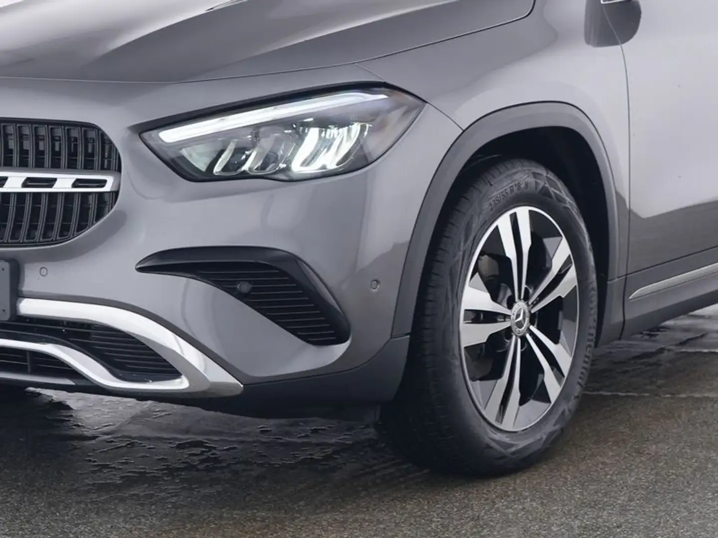 Mercedes-Benz GLA 200 Progressive-Advanced/LED/Kamera/MBUX Gris - 2