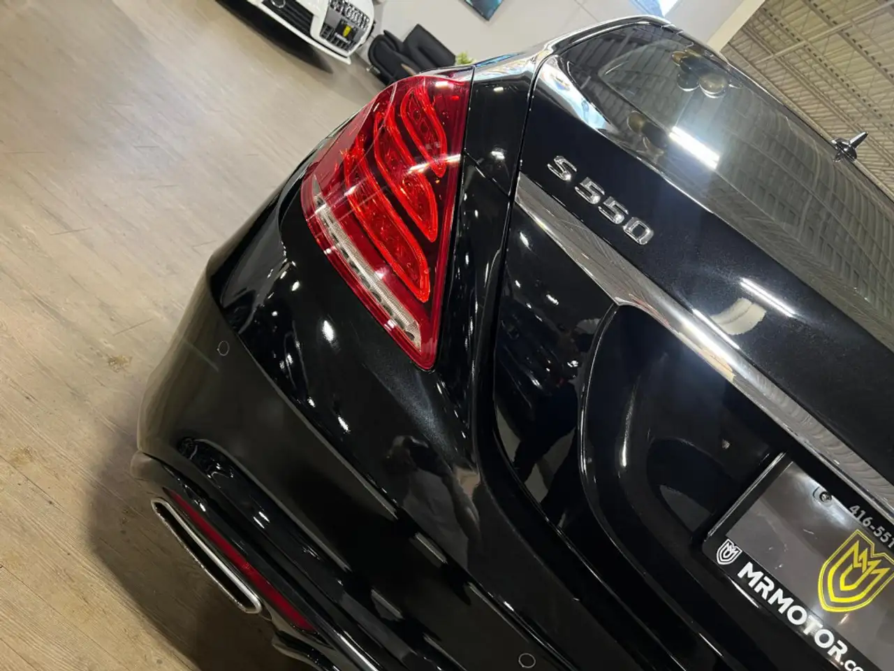 Mercedes-Benz S-Class снимка Mercedes-Benz S-Class