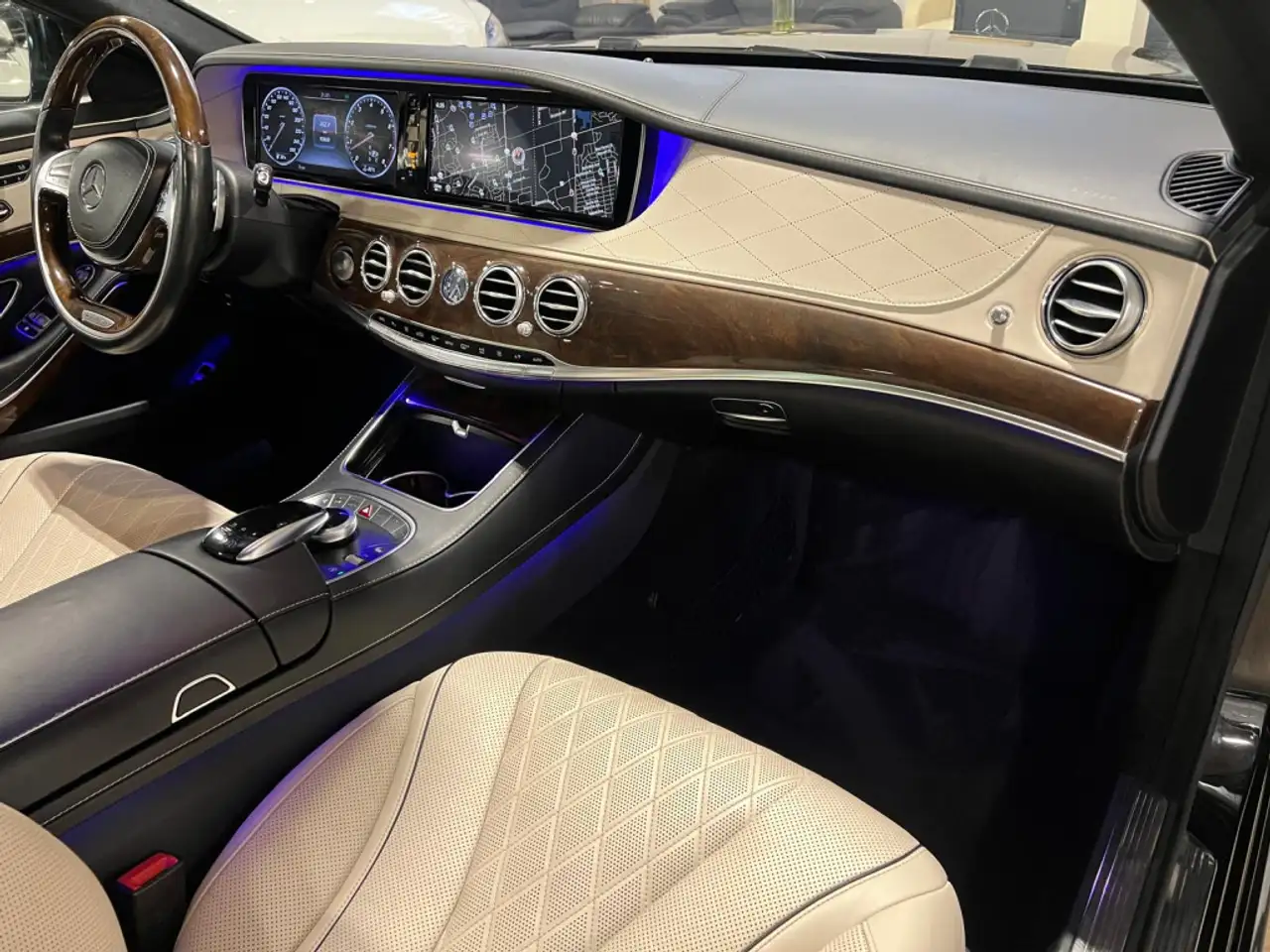Mercedes-Benz S-Class снимка Mercedes-Benz S-Class