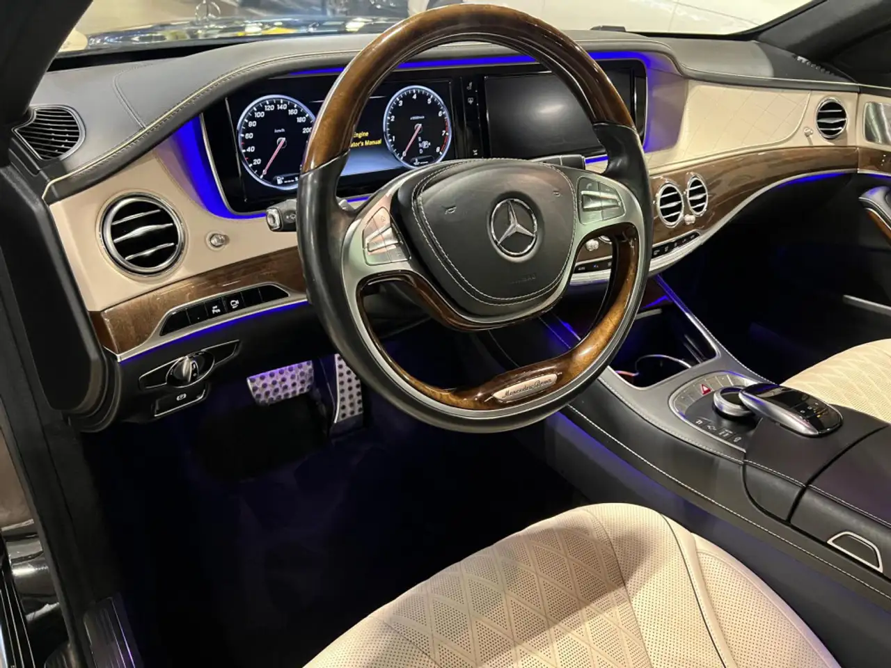 Mercedes-Benz S-Class снимка Mercedes-Benz S-Class