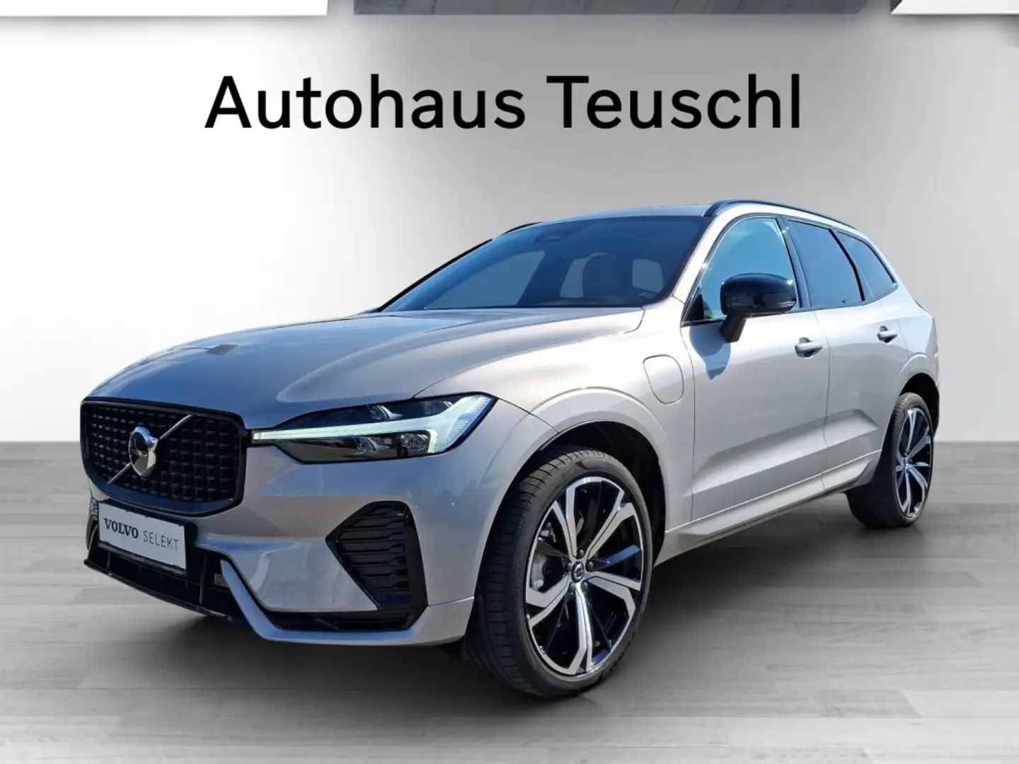 Volvo XC60 Recharge Plus, T6 AWD Plug-in Hybrid, Elektri Silber - 1