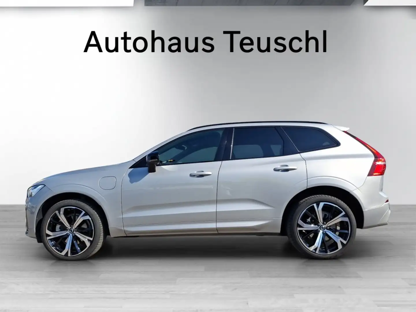 Volvo XC60 Recharge Plus, T6 AWD Plug-in Hybrid, Elektri Argent - 2