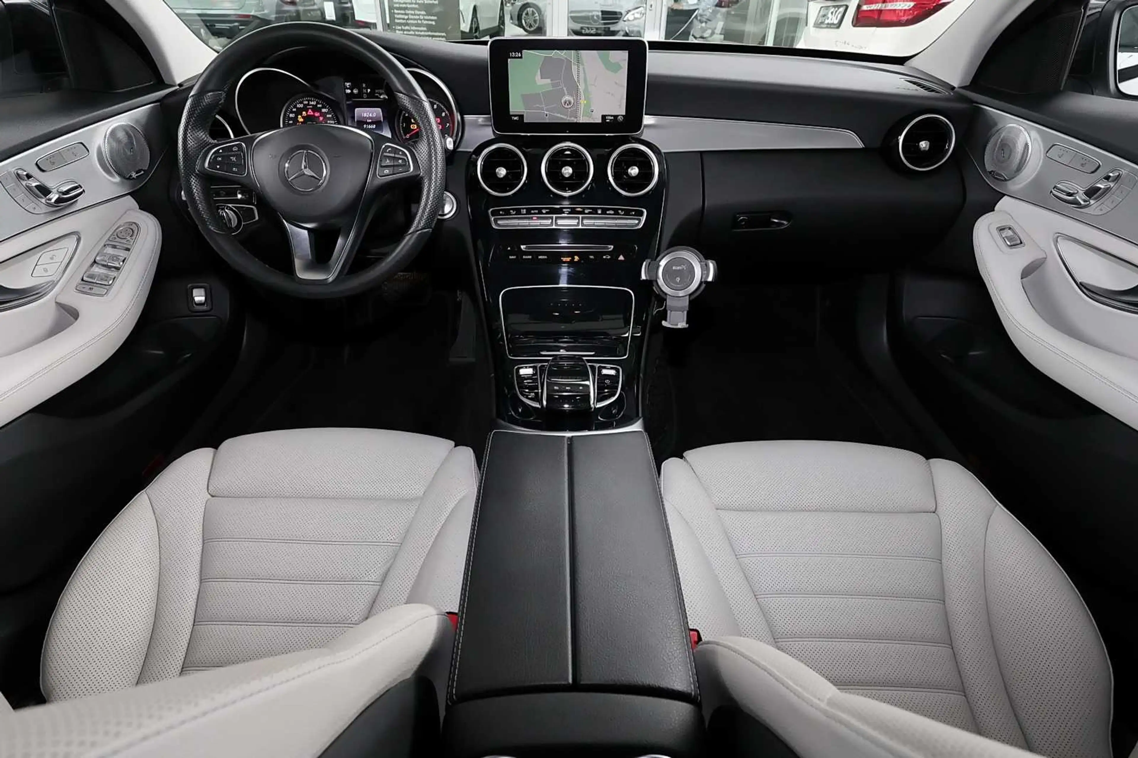 Mercedes-Benz C 350 e T AHK+DISTRO+TOTWINKEL+MEMORY+LED+17" — photo 6