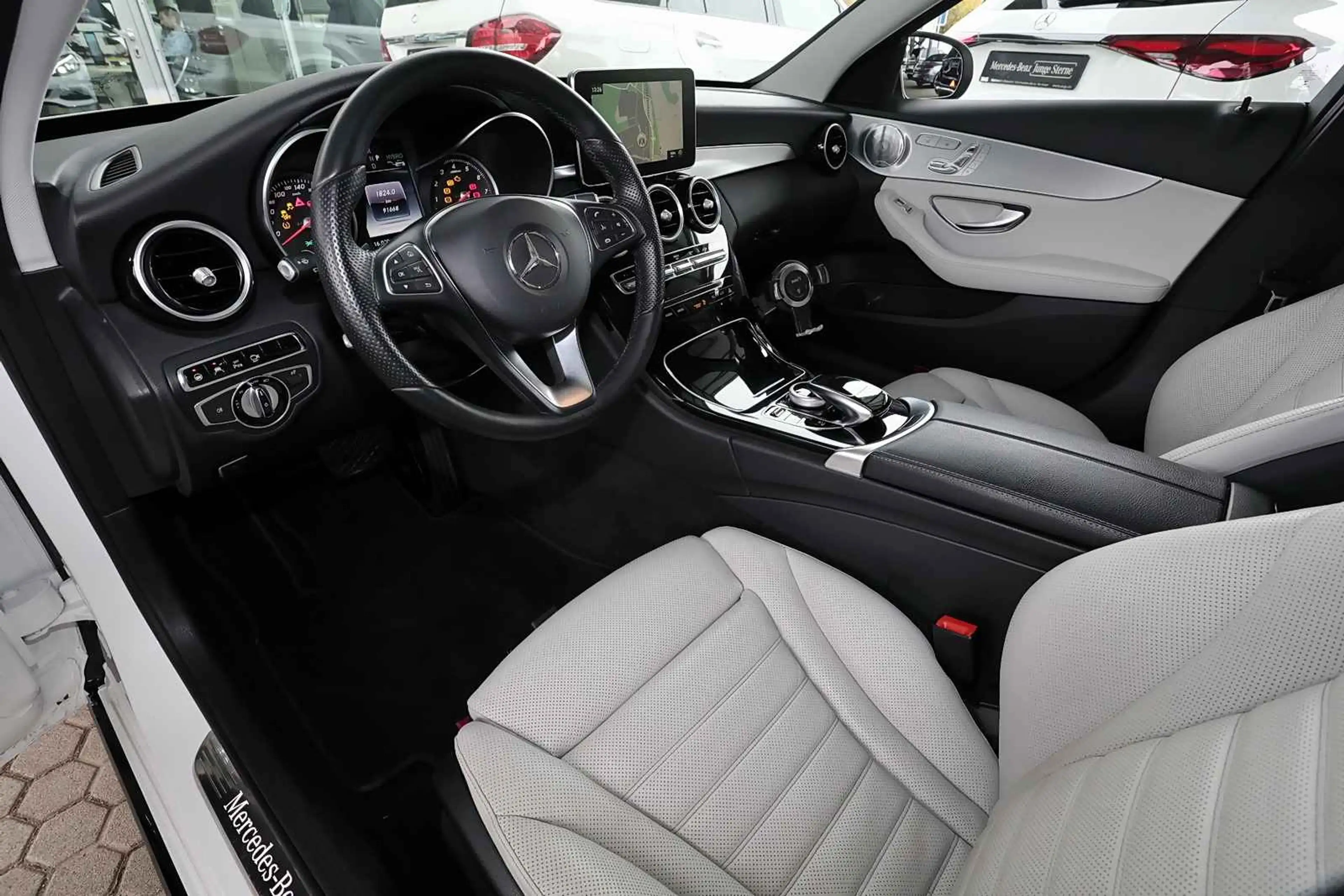 Mercedes-Benz C 350 e T AHK+DISTRO+TOTWINKEL+MEMORY+LED+17" — photo 9