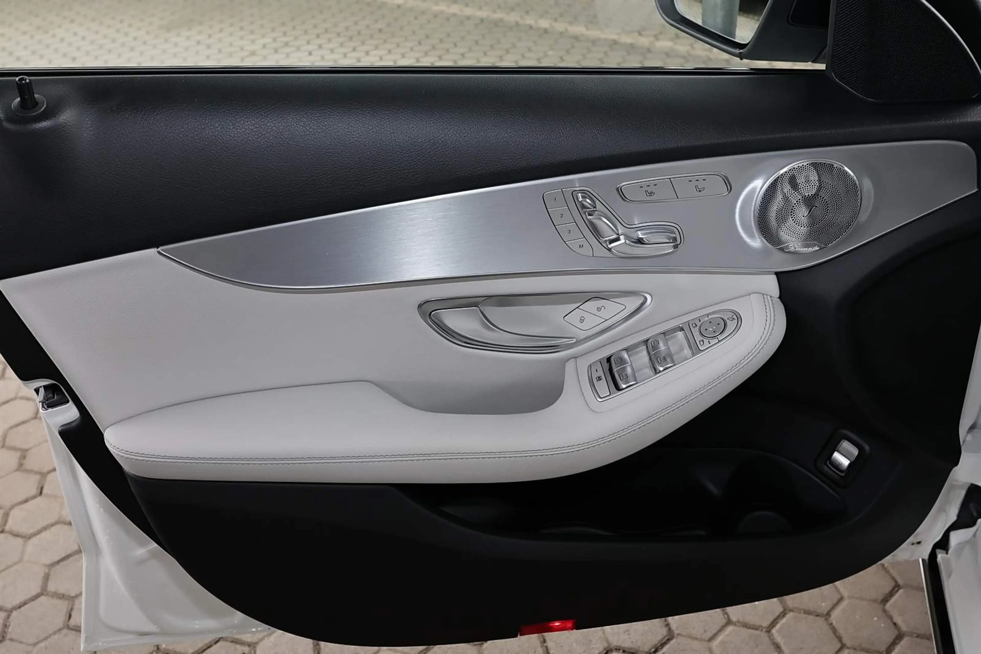 Mercedes-Benz C 350 e T AHK+DISTRO+TOTWINKEL+MEMORY+LED+17" — photo 12