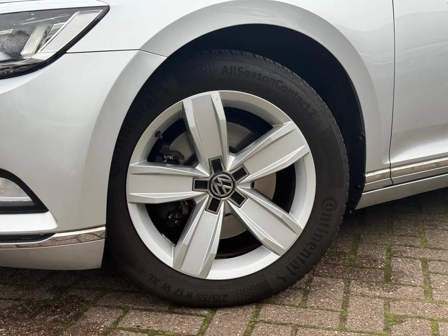 Volkswagen Passat Variant 1.6 TDI | Pano | Alcantara | Adaptive Cruise Gris - 2