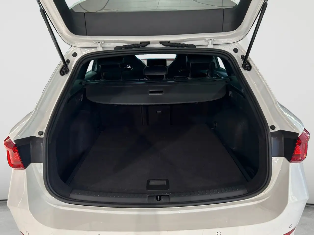 Cupra Leon Sportstourer VZ NAV/LED/SZH/PDC/LENKHEIZ, миниатюра 10