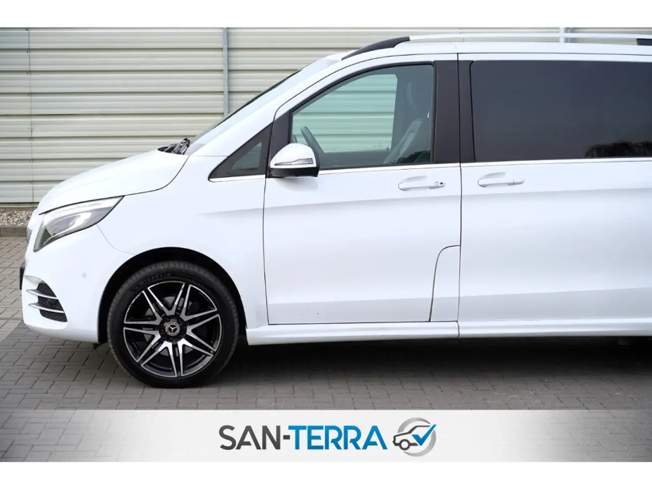 2022 Mercedes-Benz V 300 d AVANTGARDE AMG 4M MBUX*AIRMATIC*360-KAMERA*BURME, photograph 8