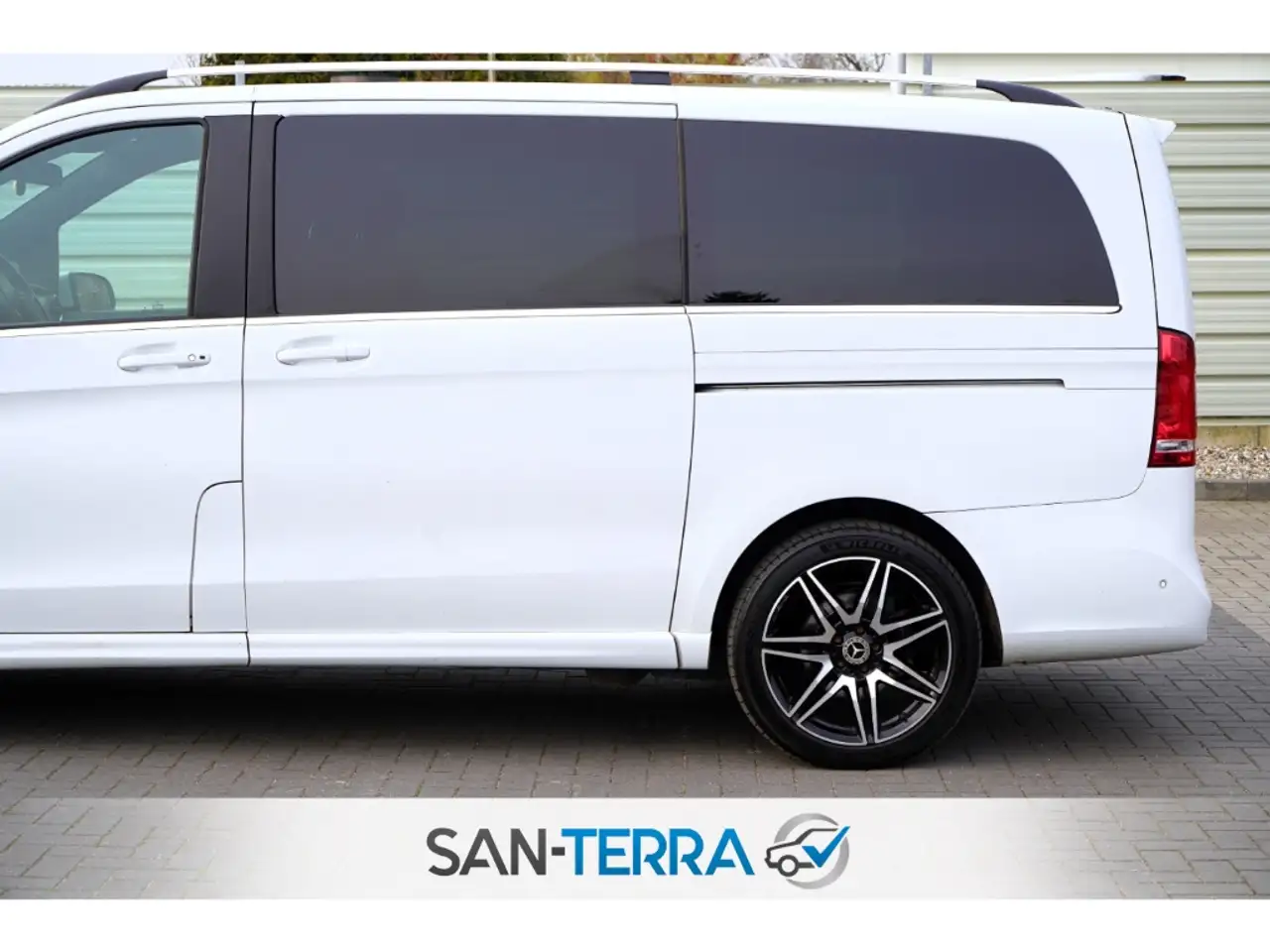 2022 Mercedes-Benz V 300 d AVANTGARDE AMG 4M MBUX*AIRMATIC*360-KAMERA*BURME, photograph 9
