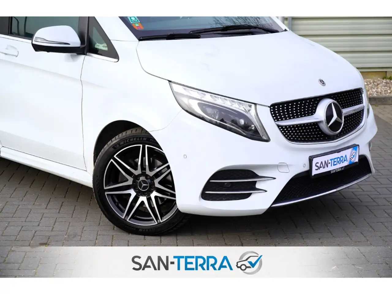 2022 Mercedes-Benz V 300 d AVANTGARDE AMG 4M MBUX*AIRMATIC*360-KAMERA*BURME, photograph 2