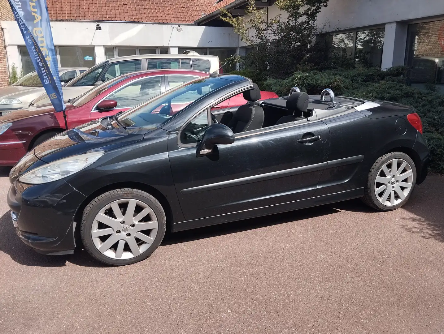 Peugeot 207 207 CC 1.6 HDi 16V 110ch FAP BLUE LION Féline Noir - 2