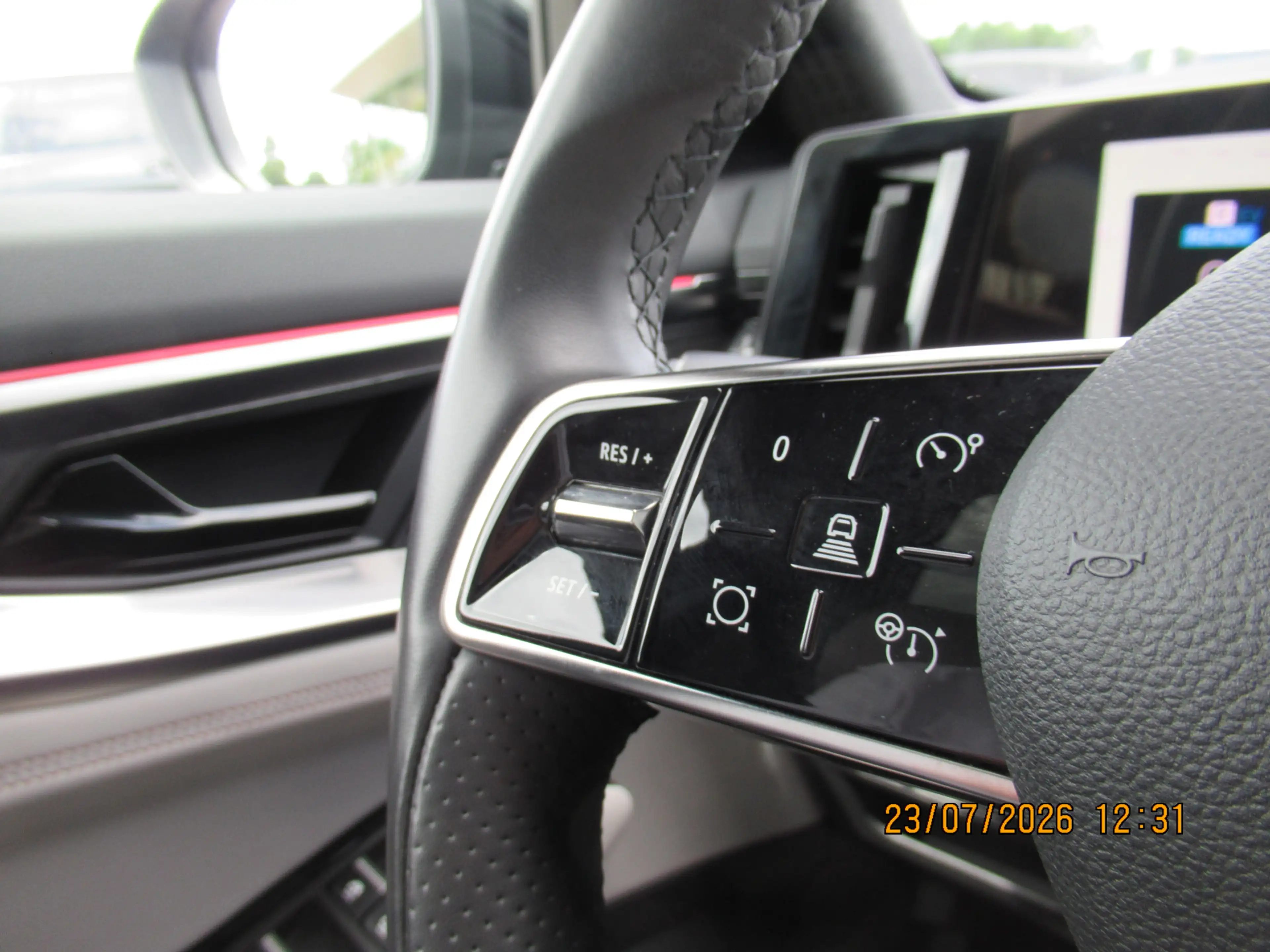 Renault Espace E-Tech full hybrid 200 iconic 7p. Panorama/ Harmon — photo 23