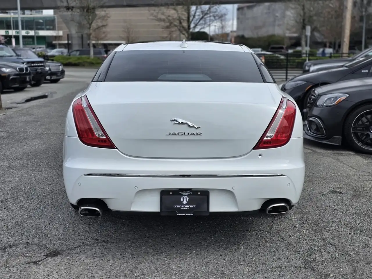 Jaguar XJ photo Jaguar XJ