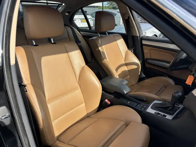 BMW 3 Series view 15