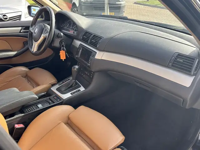 BMW 3 Series view 12