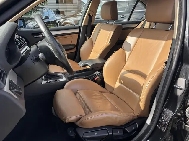 BMW 3 Series view 14