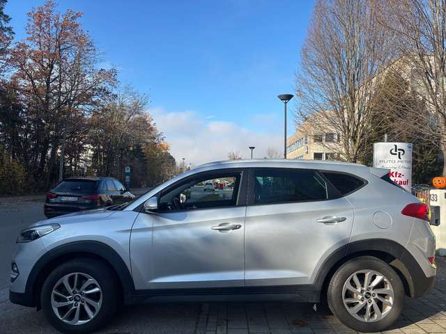 Hyundai TUCSON Intro Edition 4WD