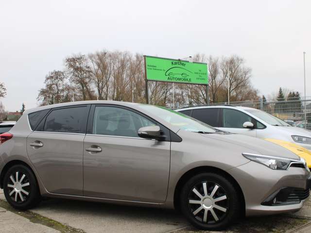 Imagine Toyota Auris Design Edition*LMF*Kamera*SH*Tempomat*