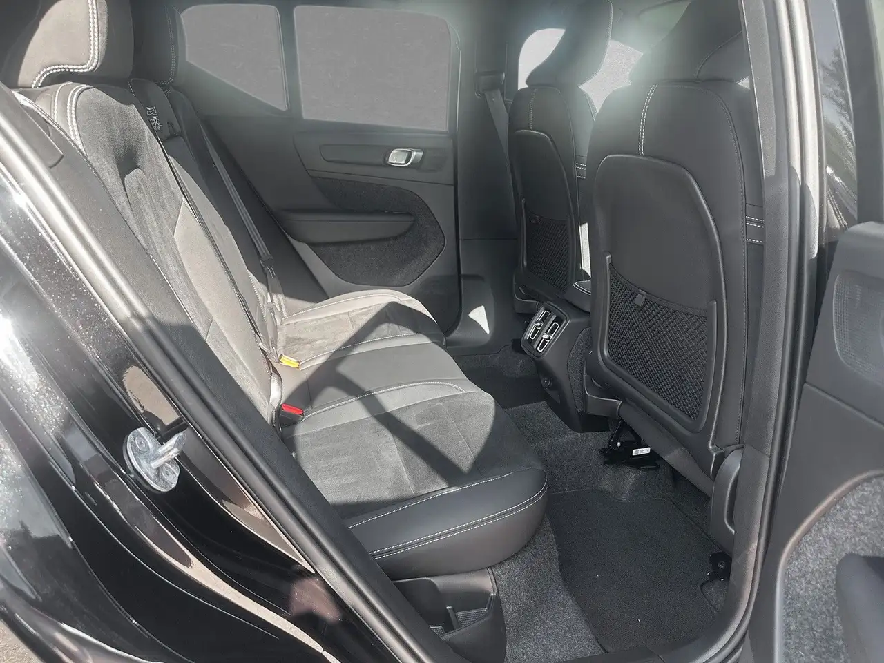Volvo XC40 2025