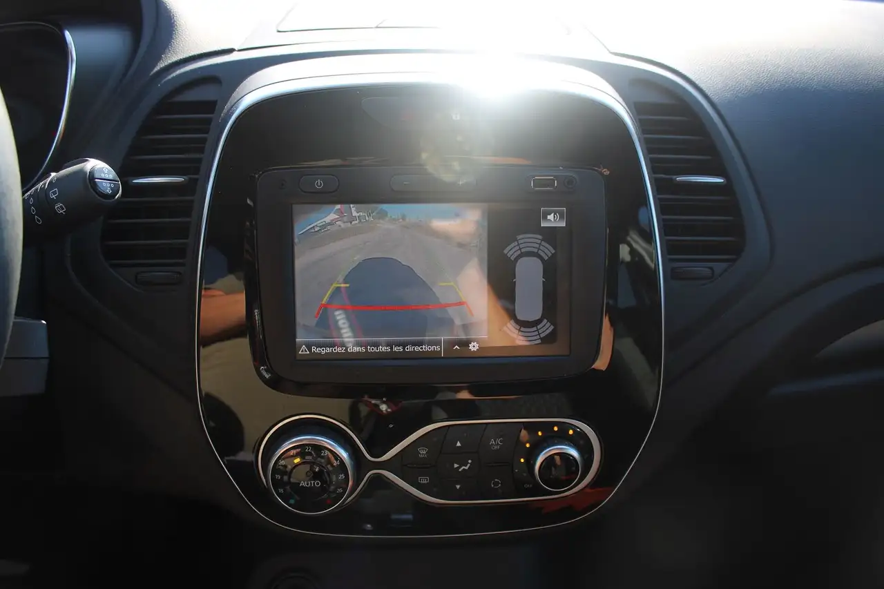 Renault Captur — photo 12