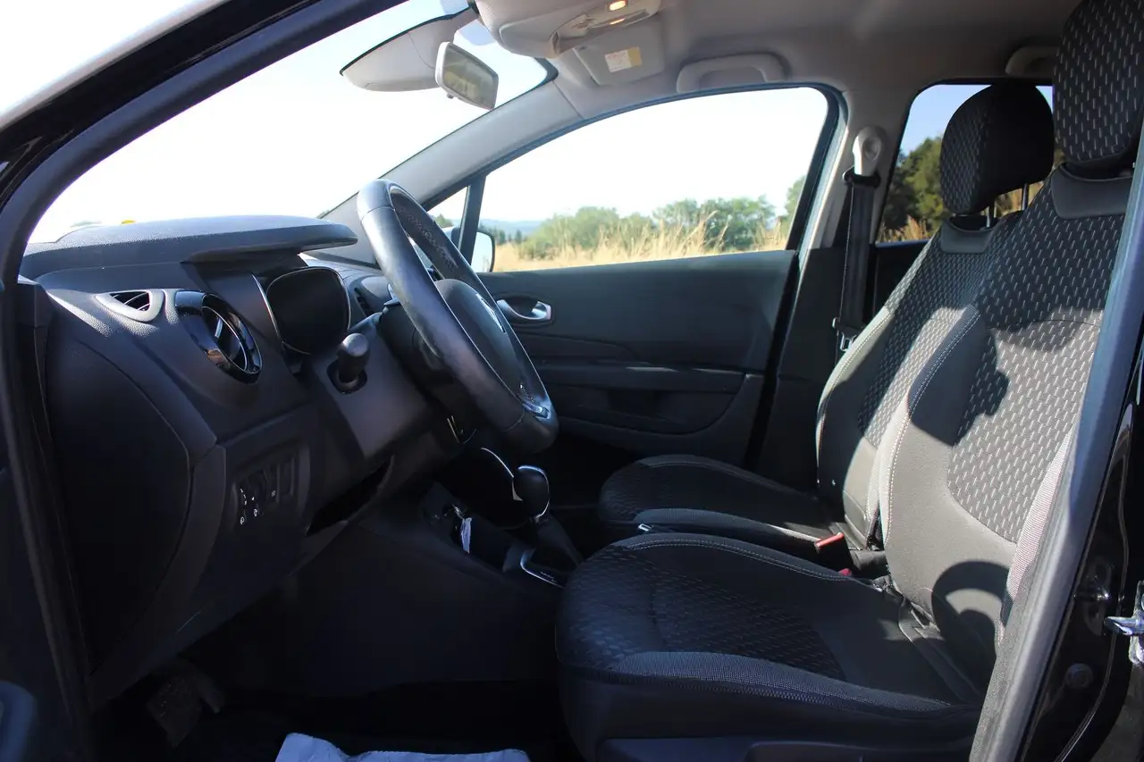 Renault Captur — photo 8