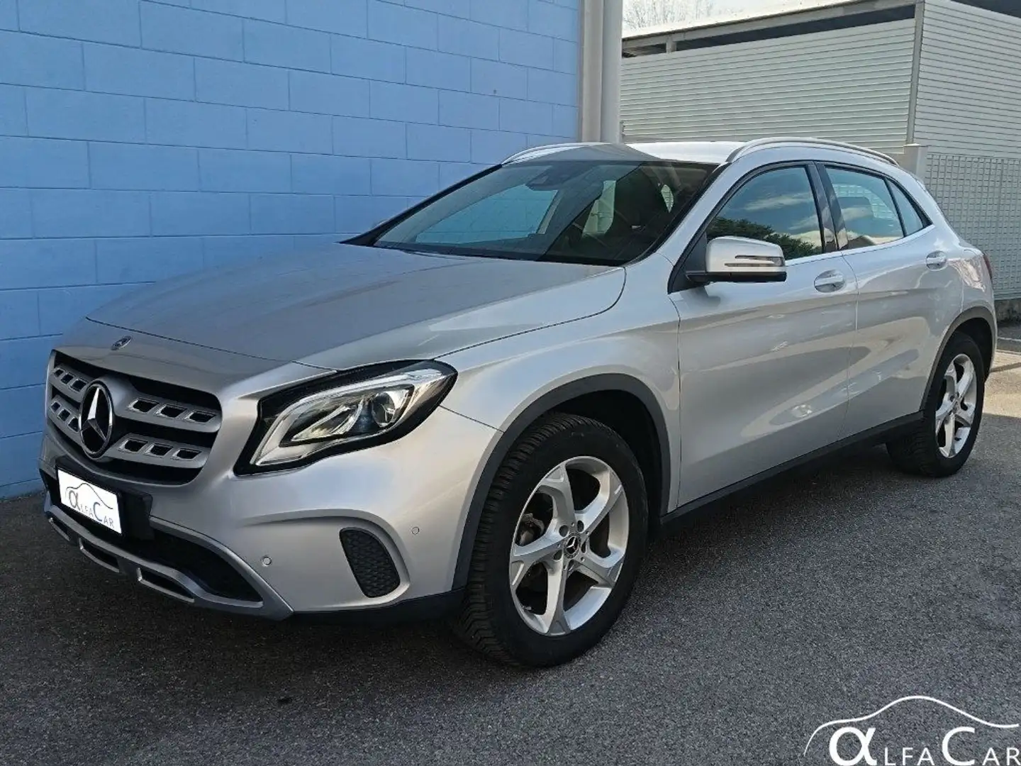 Mercedes-Benz GLA 200 Sport Argento - 1