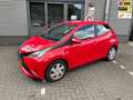 Toyota Aygo 1.0 VVT-i x-play Rouge - thumbnail 1